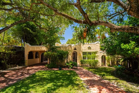 $2,085,000 | 2521 Inagua Avenue, Coconut Grove, FL 33133