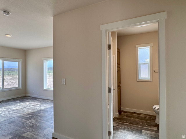 32 Sevier River, Unit 32 Levan, UT 84639 - Photo 13 of 50 View of the bathroom and living room from the hallway