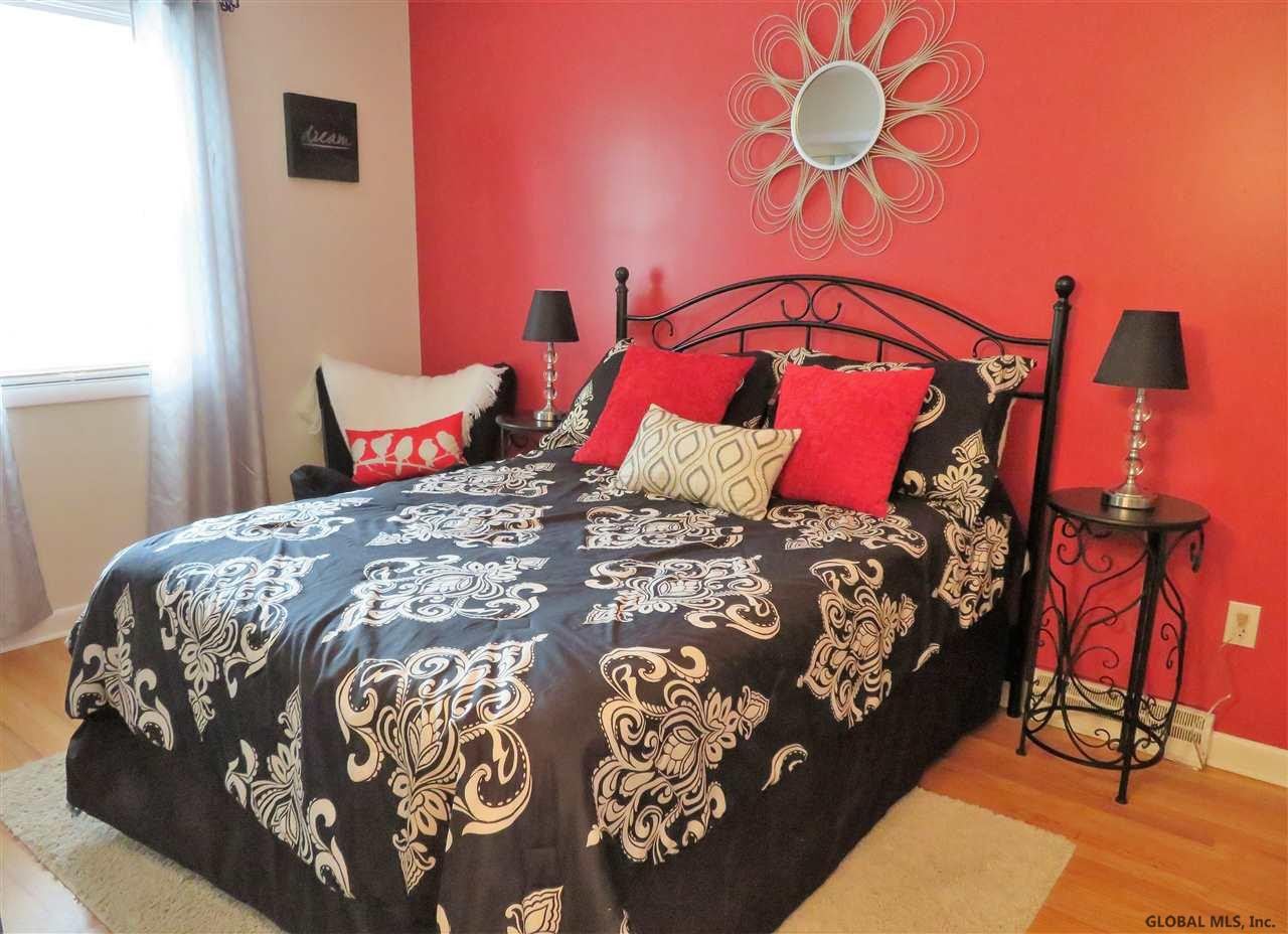 26 Aspen Road Colonie, NY 12110 - Photo 19 of 32 Photo 19
