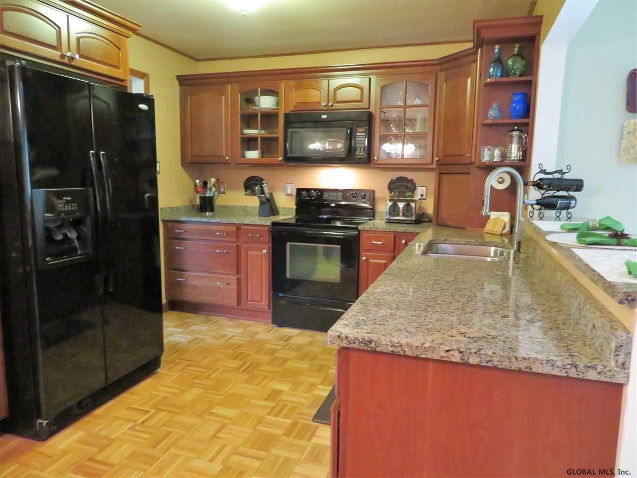 26 Aspen Road Colonie, NY 12110 - Photo 8 of 32 Photo 8