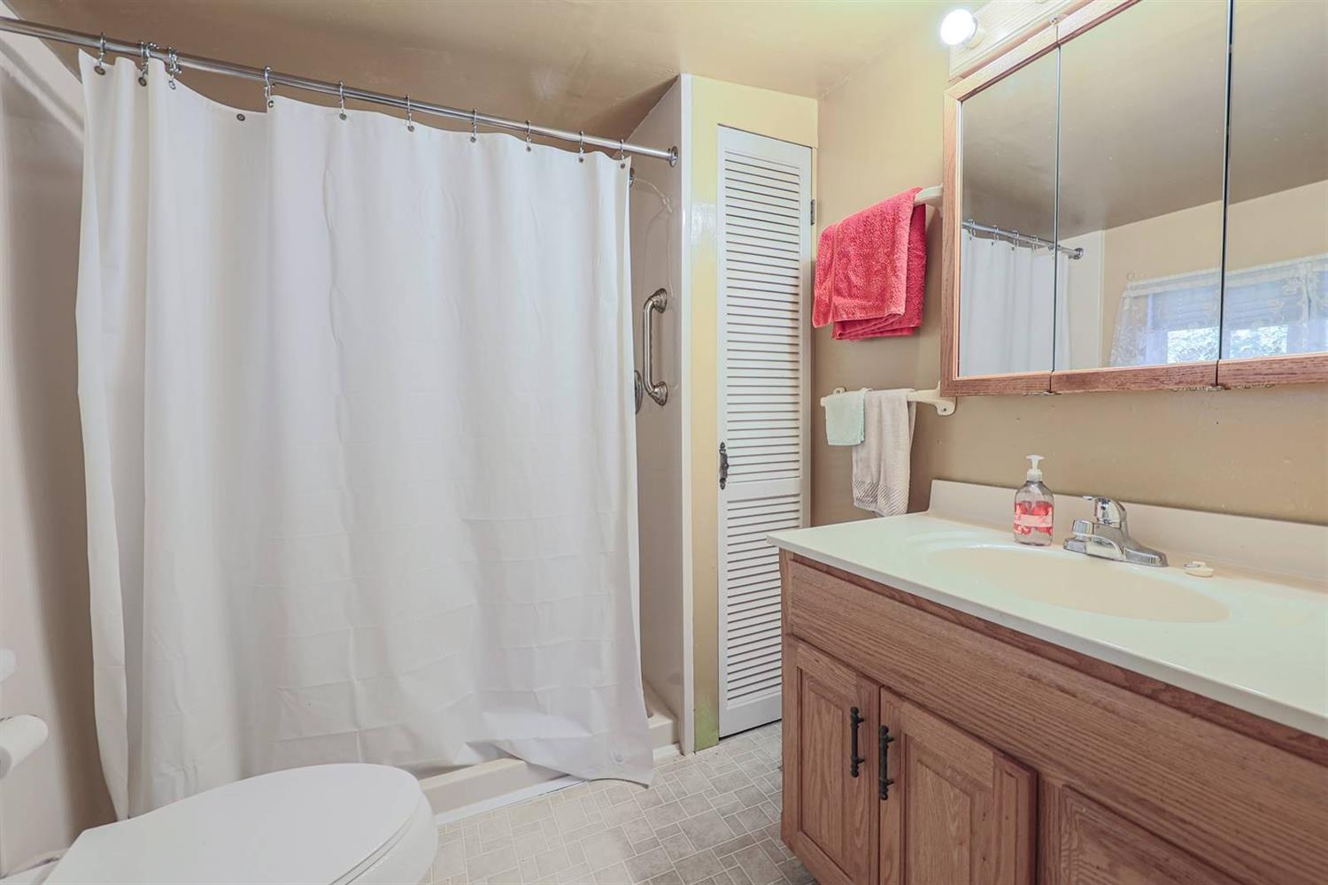7098 Princeton Road Middletown, OH 45044 - Photo 12 of 29