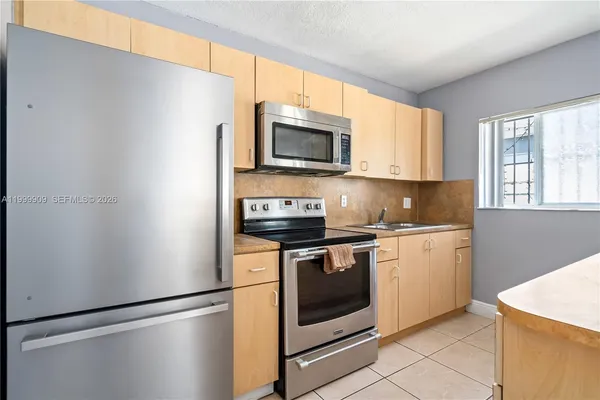 $2,390 | 760 Northwest 80th Street, Unit 760, Miami, FL 33150