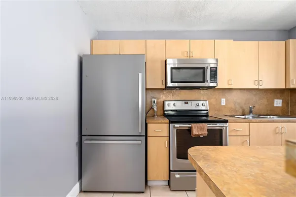 $2,390 | 760 Northwest 80th Street, Unit 760, Miami, FL 33150