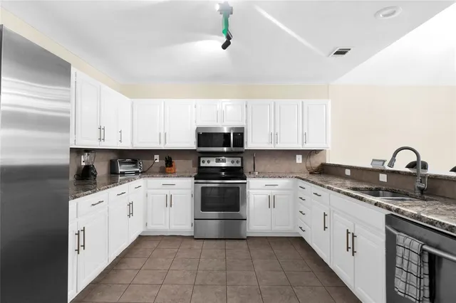 $2,300 | 2416 Garden Park Court, Arlington, TX 76013