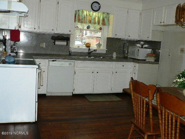137 Falcon Road Rocky Mount, NC 27801 - Photo 8 of 21 Large open eat in kitchen
