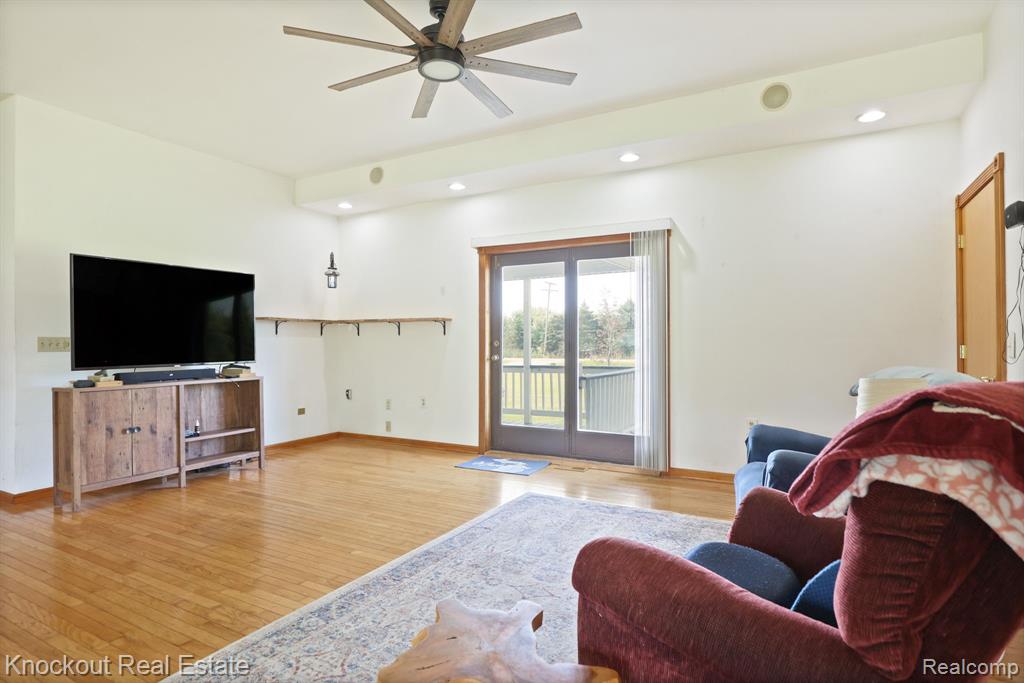 5490 Rupprecht Road Vassar, MI 48768 - Photo 8 of 57