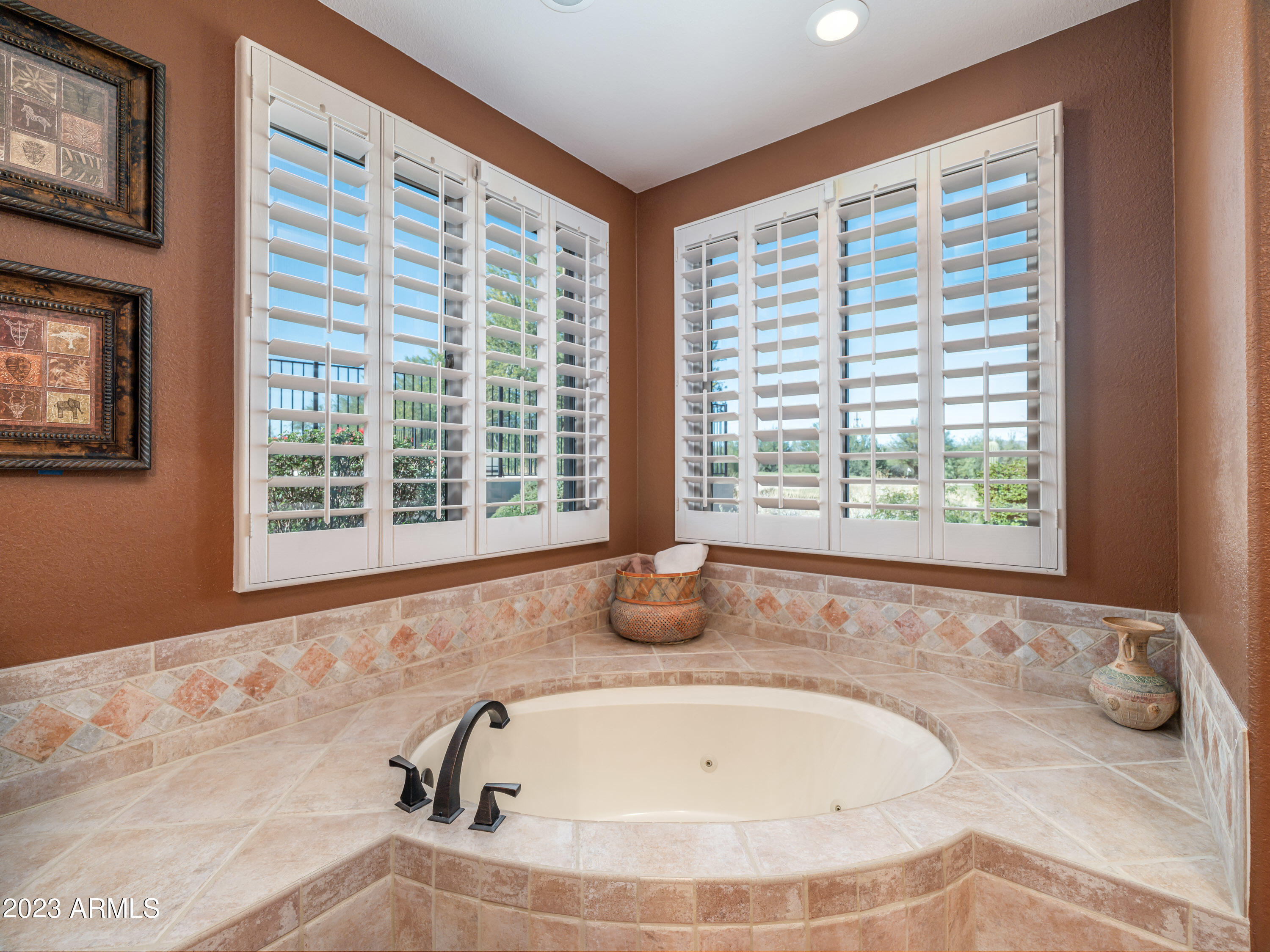 18424 Cobre Way Rio Verde, AZ 85263 - Photo 20 of 40 Master jetted tub