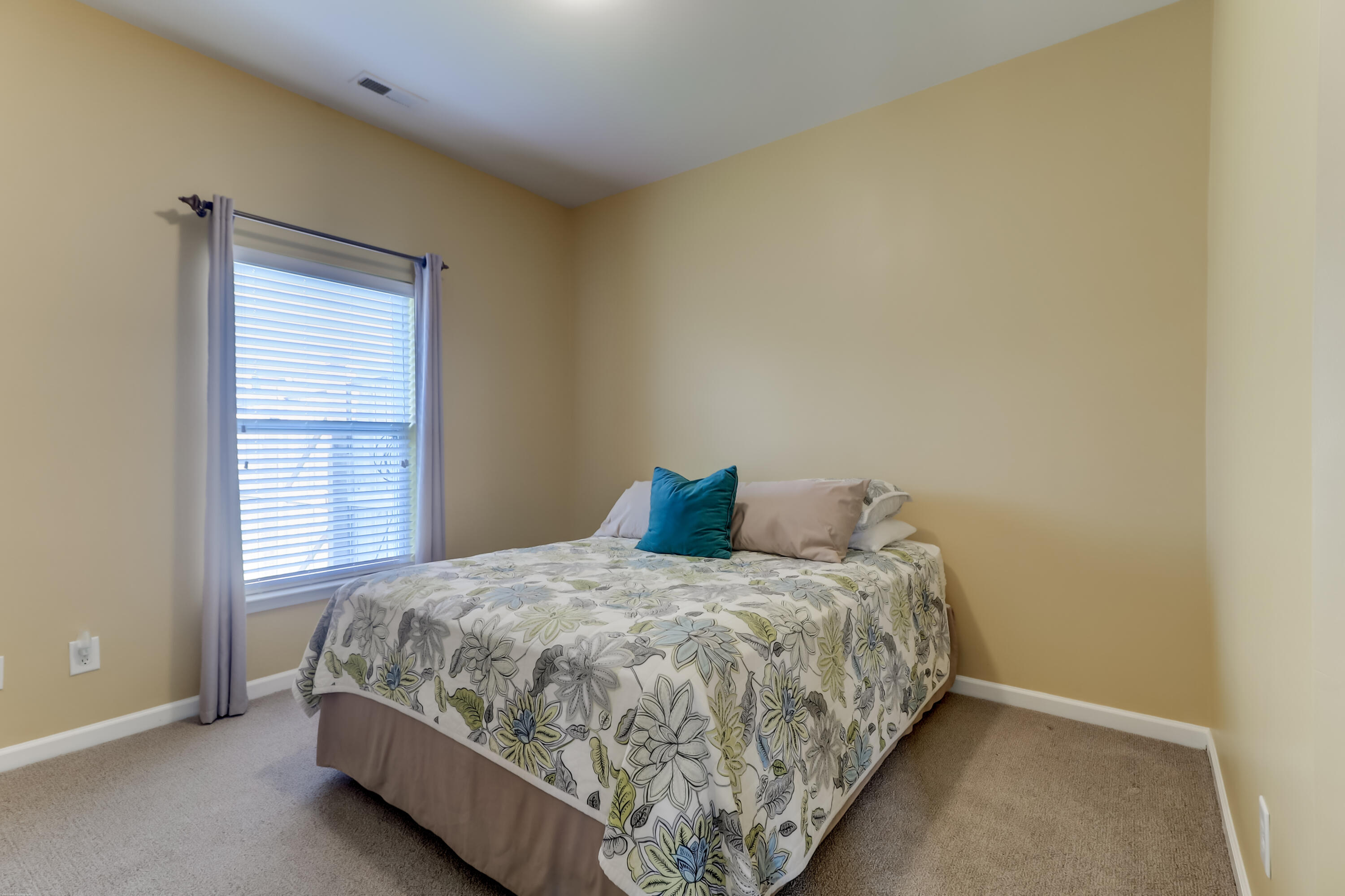 246 Meadow Wood Road Summerville, SC 29486 - Photo 27 of 35 246 Meadowwood (31)