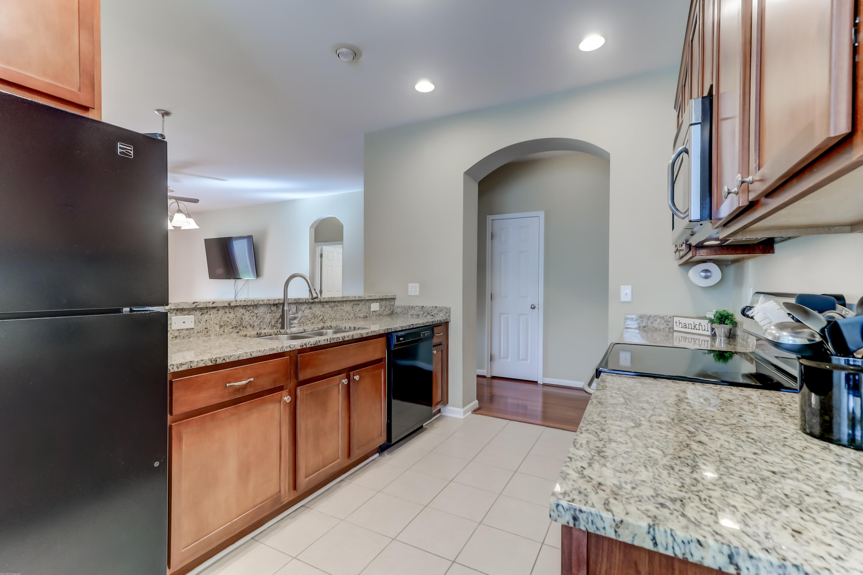 246 Meadow Wood Road Summerville, SC 29486 - Photo 8 of 35 246 Meadowwood (12)