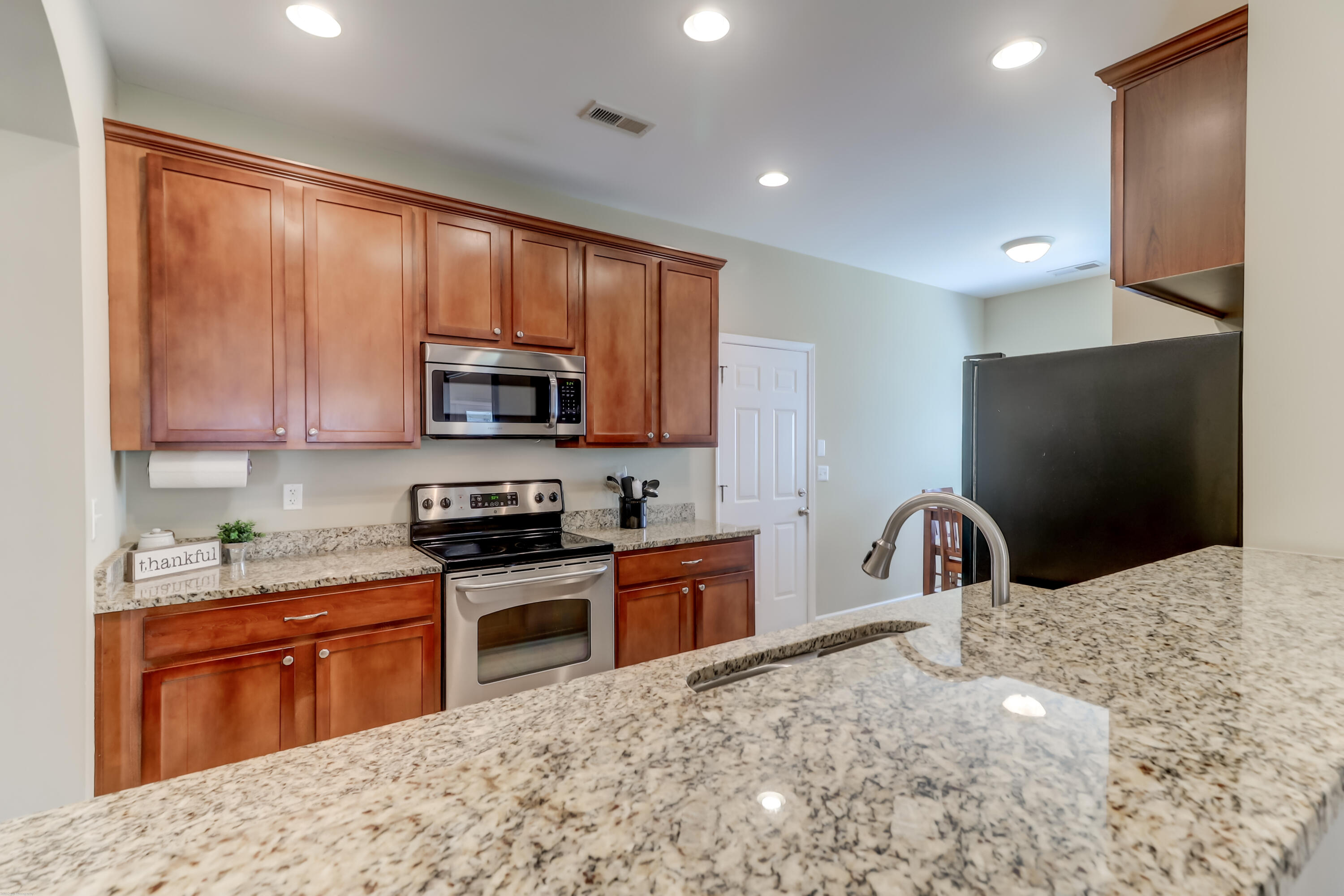 246 Meadow Wood Road Summerville, SC 29486 - Photo 9 of 35 246 Meadowwood (26)