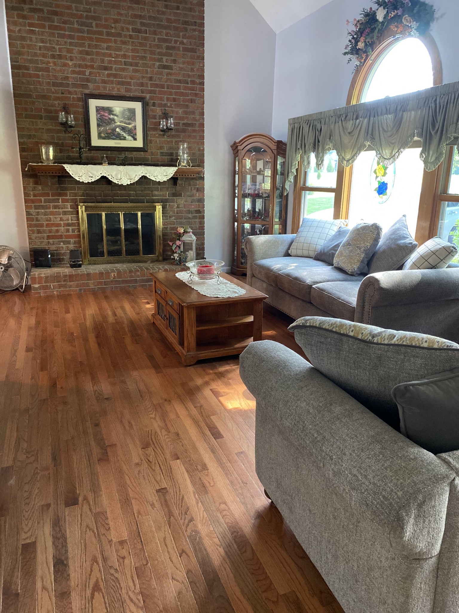186 North Leath Road Portland, TN 37148 - Photo 1 of 4 a living room with furniture and a fireplace
