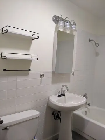 $1,400 | 423 Grand Boulevard, Unit 423, Wauconda, IL 60084