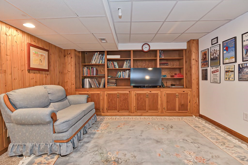 27 Birch Tree Road Foxboro, MA 02035 - Photo 35 of 42 Gallery Image 35