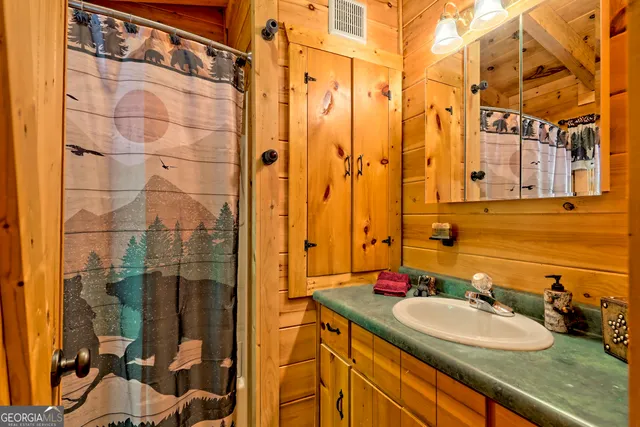 $850,000 | 620 Falling Creek Trail, Clayton, GA 30525