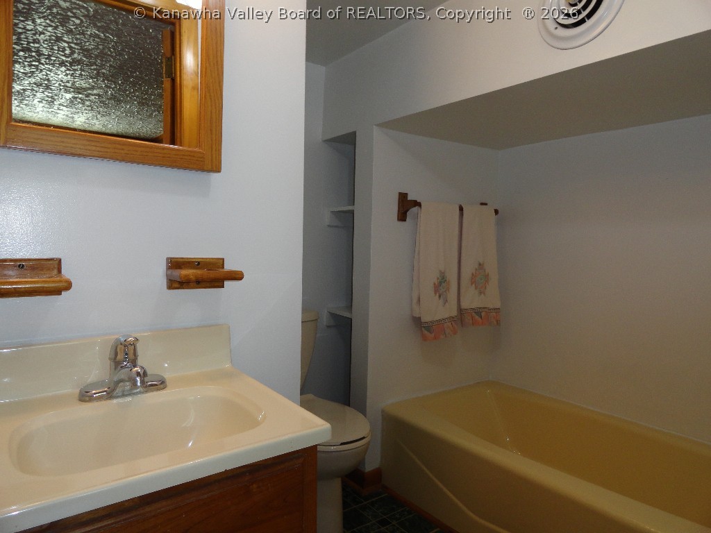 1808 Martha Road Barboursville, WV 25504 - Photo 11 of 20 Gallery Image 11