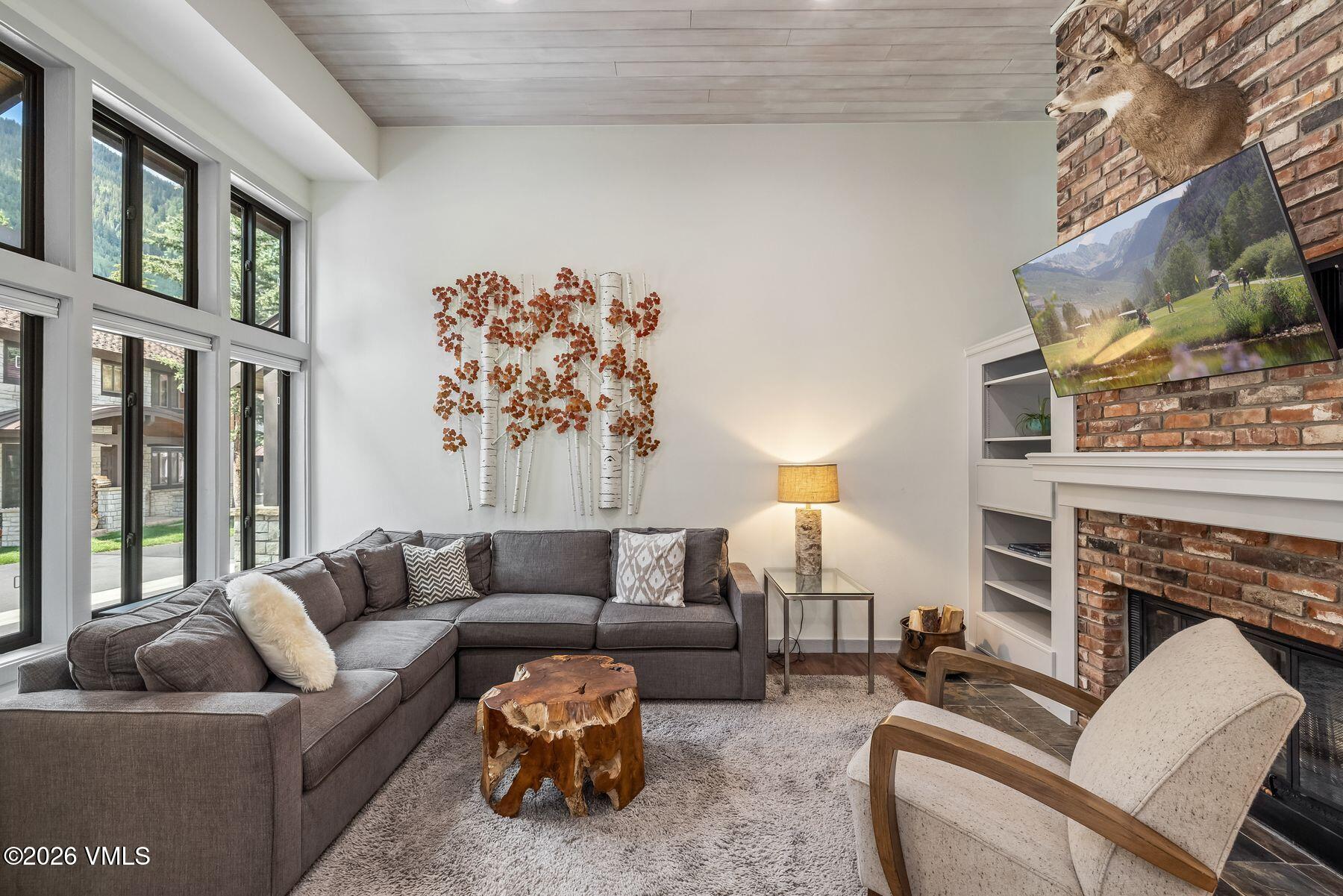 4770 Big Horn Road, Unit H4 Vail, CO 81657 - Photo 11 of 38 Living Room