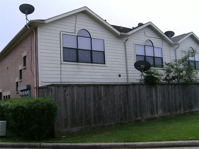 $195,000 | 5941 South Loop E Freeway, Unit 104, Houston, TX 77033