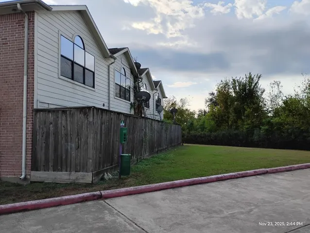 $195,000 | 5941 South Loop E Freeway, Unit 104, Houston, TX 77033