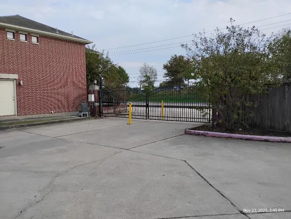 $180,000 | 5941 South Loop E Freeway, Unit 104, Houston, TX 77033