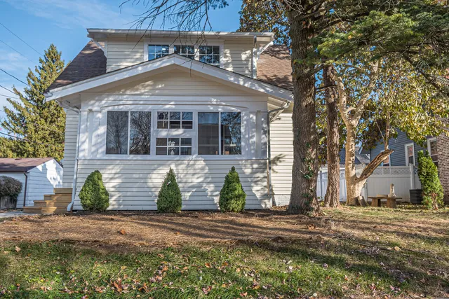 $220,000 | 504 Kreitzer Avenue, Bloomington, IL 61701