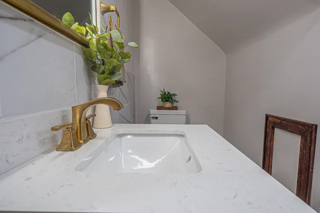 $220,000 | 504 Kreitzer Avenue, Bloomington, IL 61701