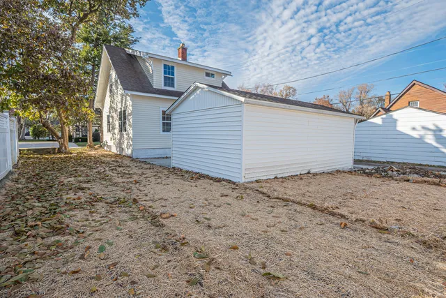 $220,000 | 504 Kreitzer Avenue, Bloomington, IL 61701