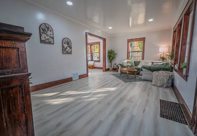 $220,000 | 504 Kreitzer Avenue, Bloomington, IL 61701