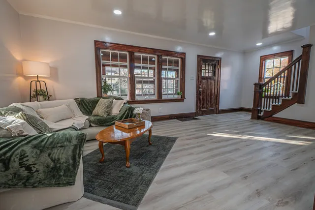 $220,000 | 504 Kreitzer Avenue, Bloomington, IL 61701