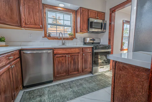 $220,000 | 504 Kreitzer Avenue, Bloomington, IL 61701