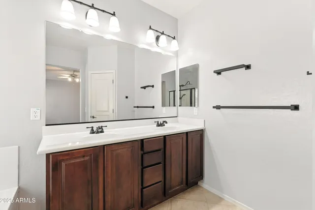 $2,350 | 4052 East Cullumber Street, Gilbert, AZ 85234