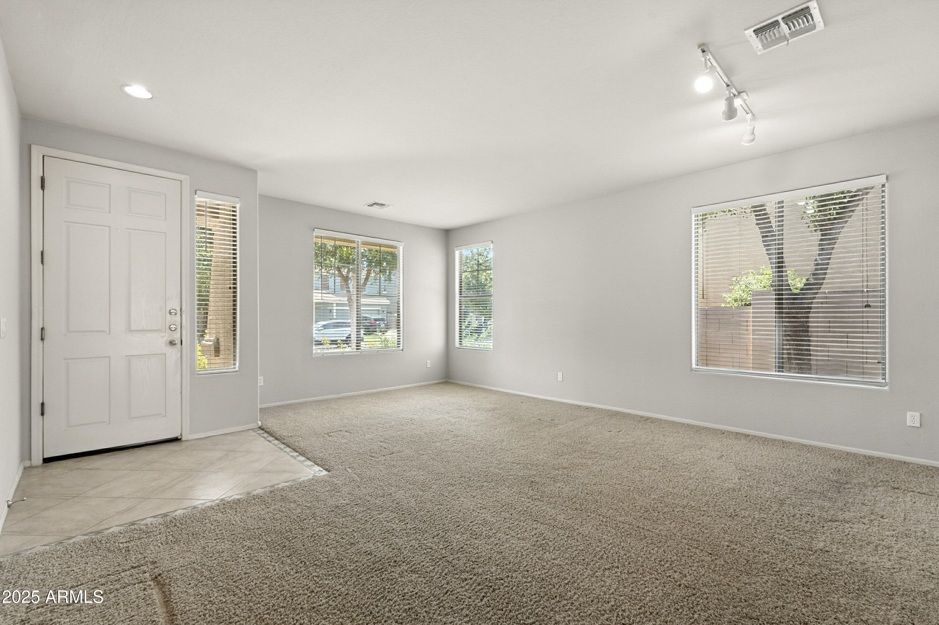 4052 East Cullumber Street Gilbert, AZ 85234 - Photo 3 of 33 5-print-Cullumber-5