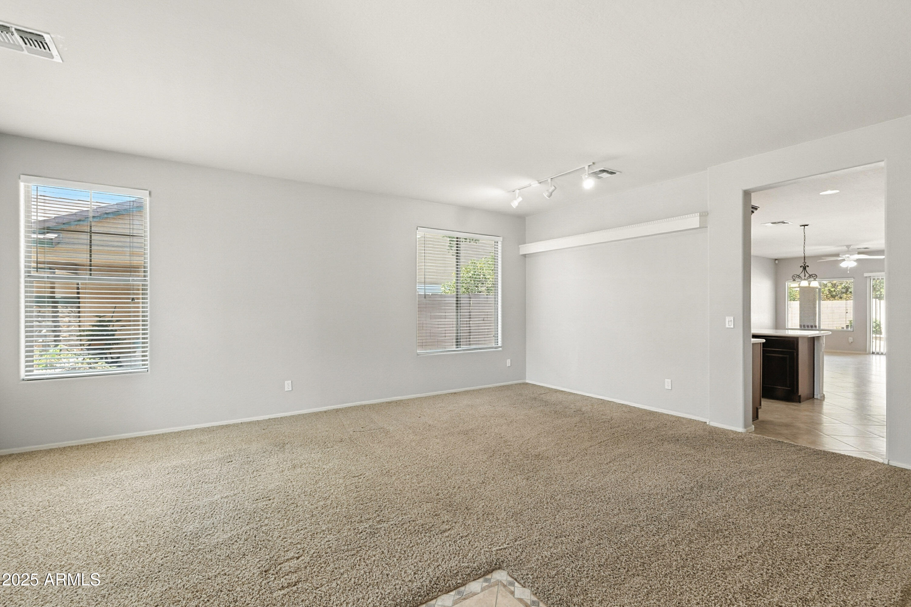 4052 East Cullumber Street Gilbert, AZ 85234 - Photo 6 of 33 8-print-Cullumber-8