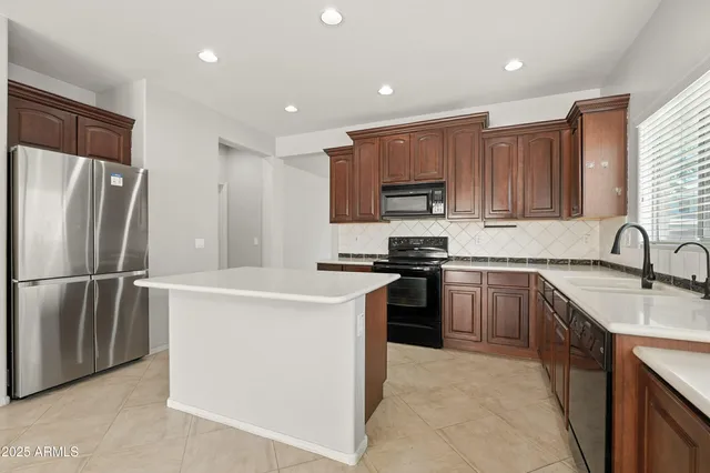 $2,350 | 4052 East Cullumber Street, Gilbert, AZ 85234