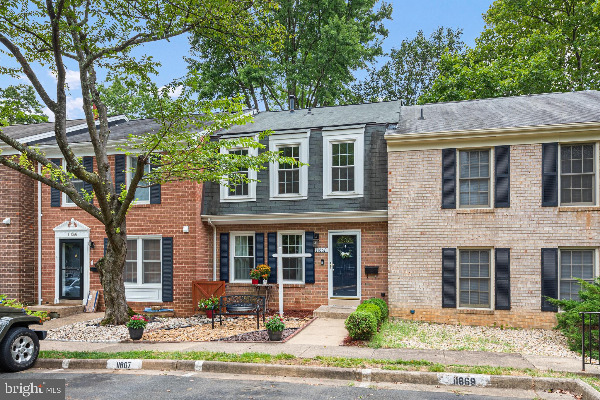 11867 Dunlop Court Reston, VA 20191 - Photo 1 of 32 Exterior Front Elevation
