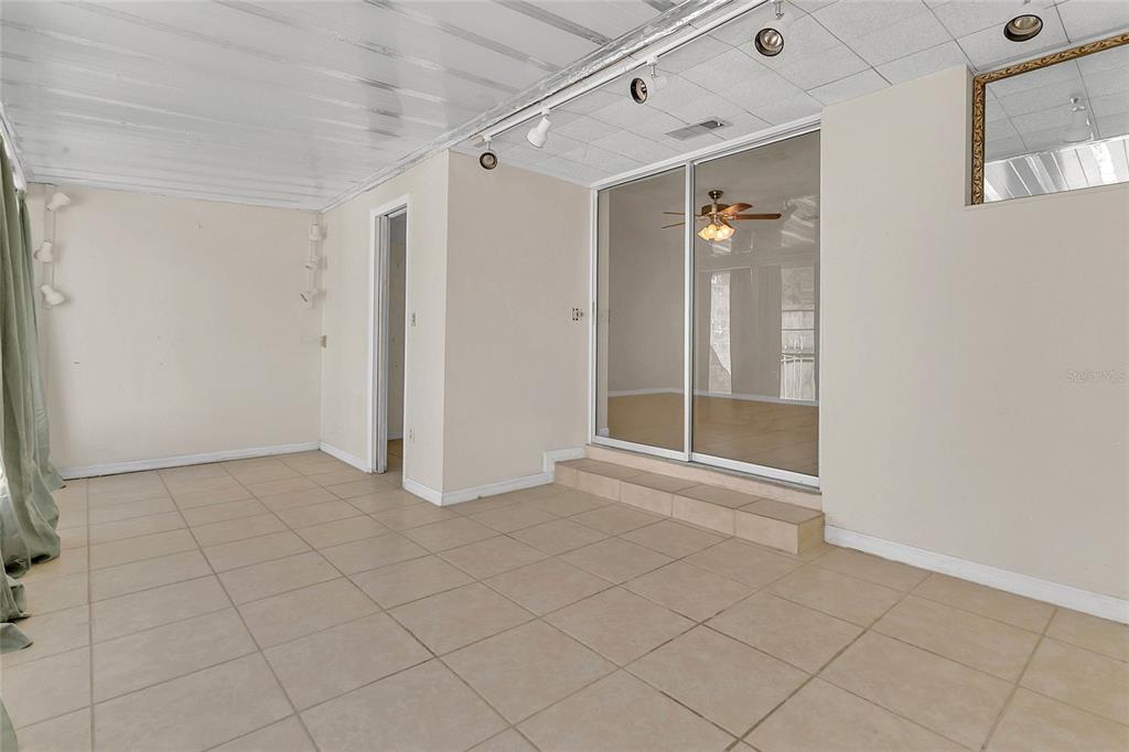 561 East Orange Street Altamonte Springs, FL 32701 - Photo 19 of 24 a view of an empty room