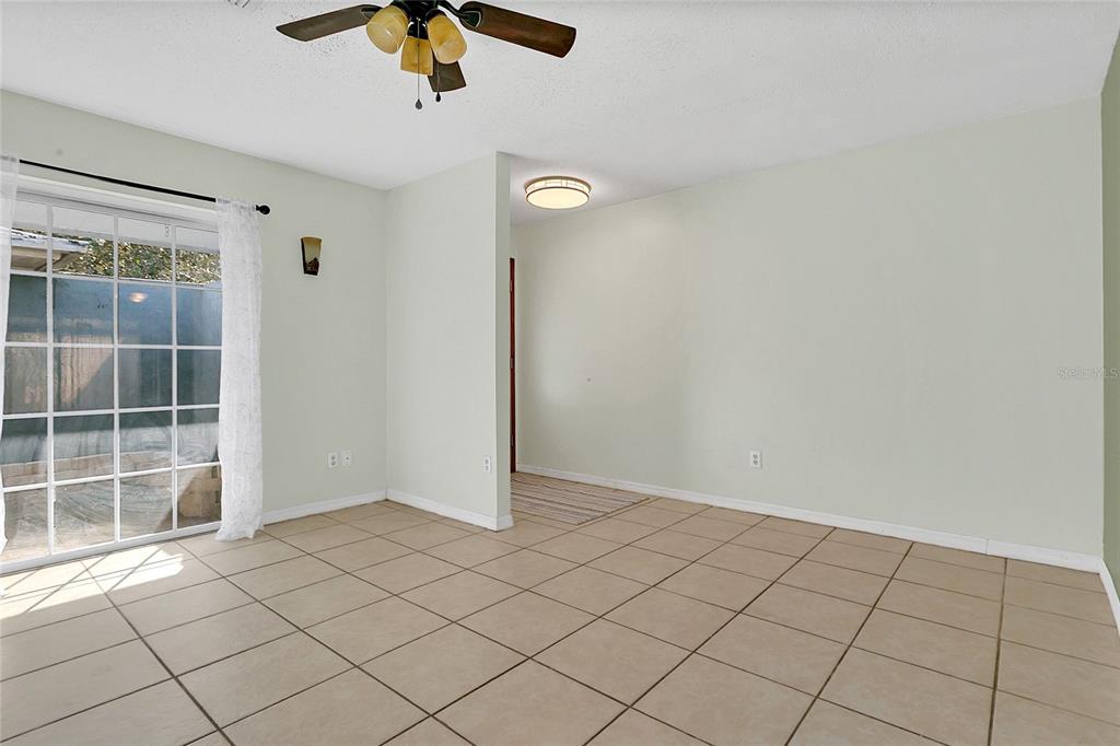 561 East Orange Street Altamonte Springs, FL 32701 - Photo 6 of 24 a view of an empty room