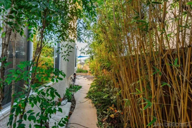 $1,175,000 | 2451 Country View Glen, Escondido, CA 92026