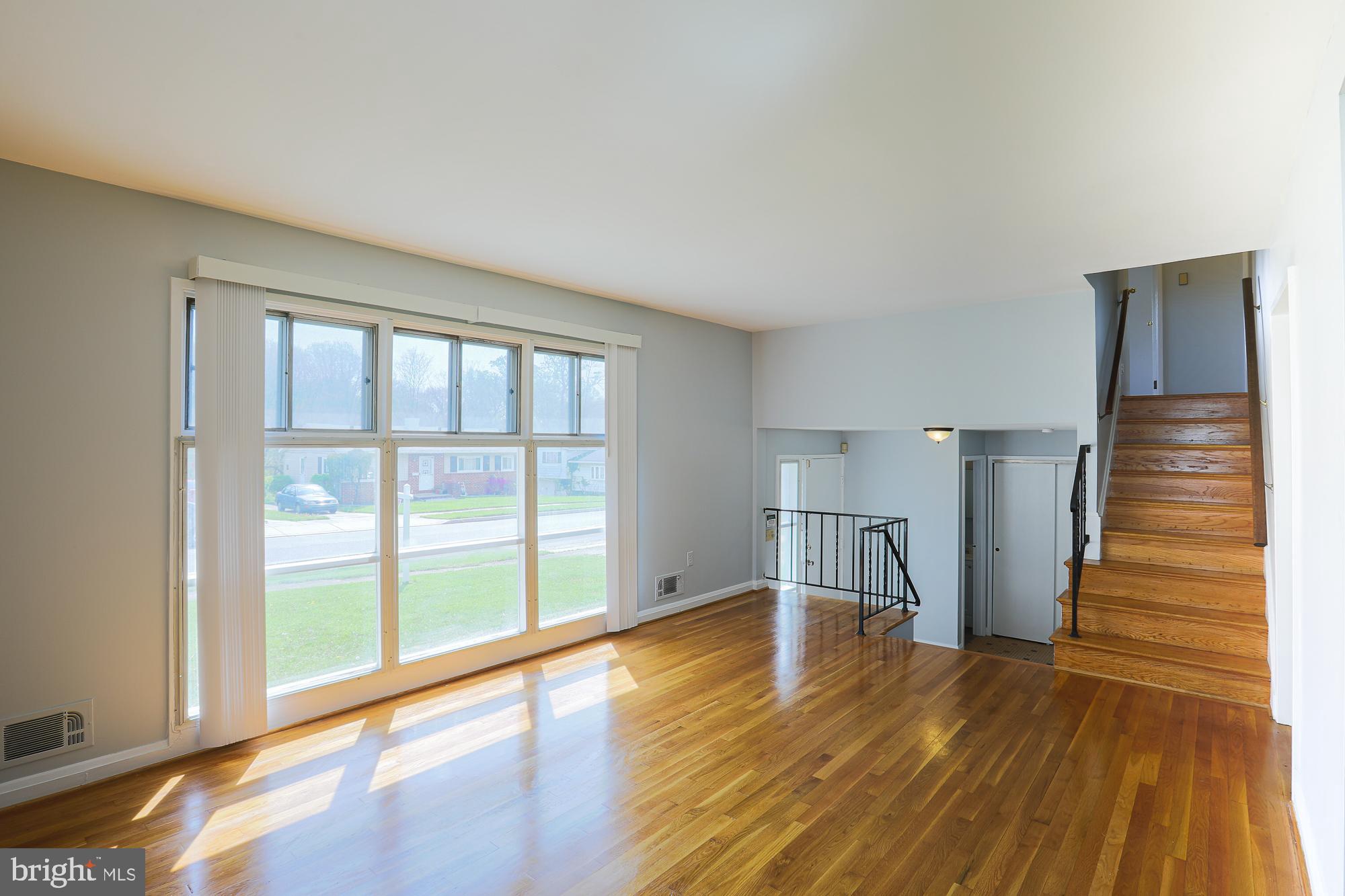 6817 Fox Meadow Road Baltimore, MD 21207 - Photo 5 of 27 Lots of Natural Light