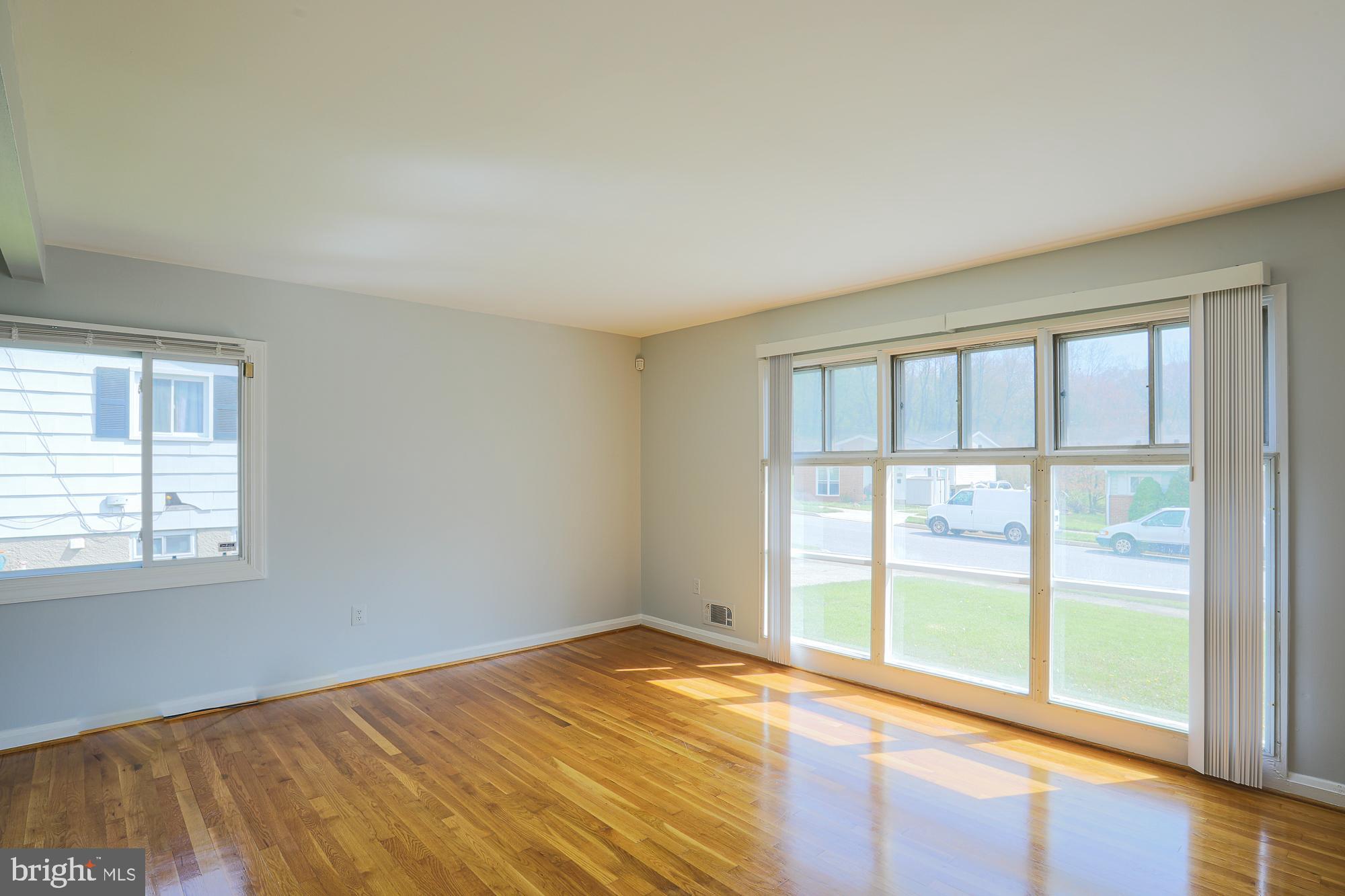 6817 Fox Meadow Road Baltimore, MD 21207 - Photo 6 of 27 Oversized Windows