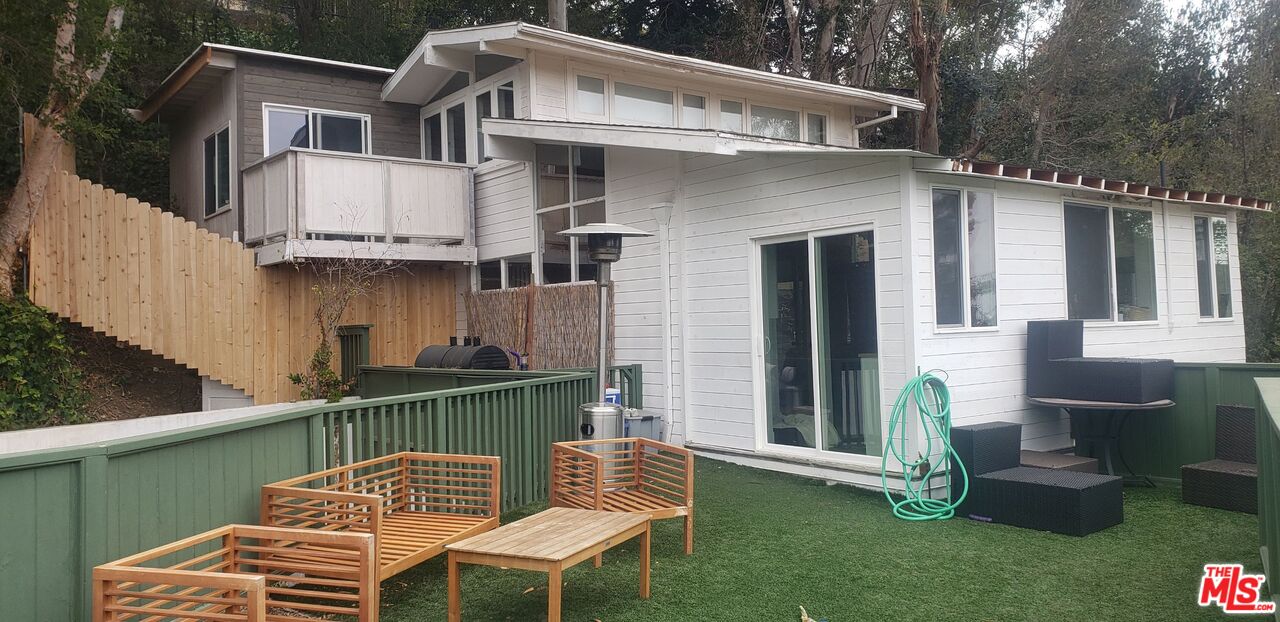 40 B Haldeman Road Santa Monica, CA 90402 - Photo 2 of 20