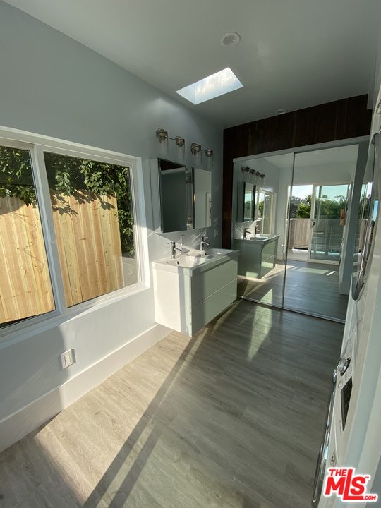 40 B Haldeman Road Santa Monica, CA 90402 - Photo 11 of 20