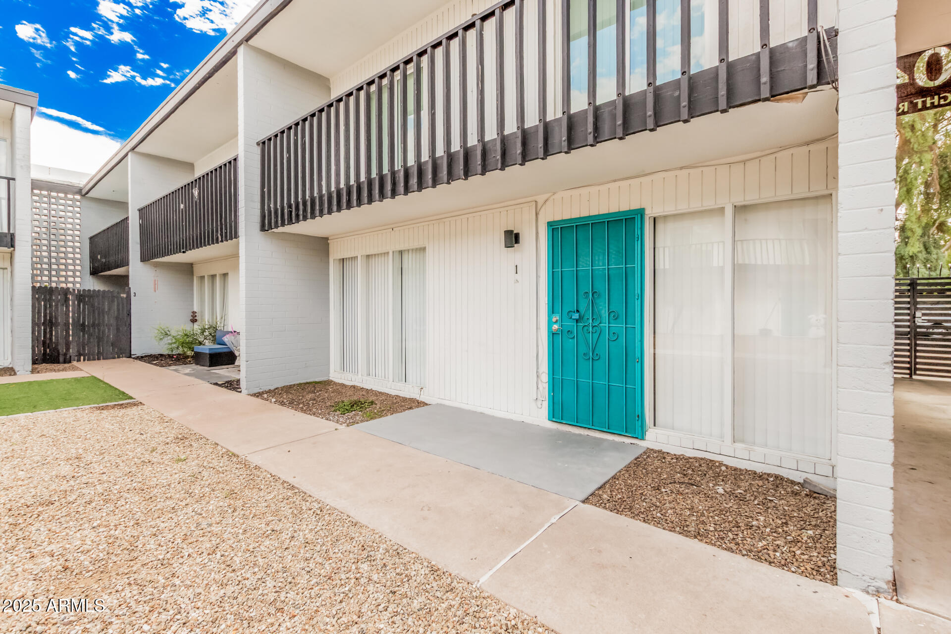 1804 West Tuckey Lane, Unit 1 Phoenix, AZ 85015 - Photo 6 of 25 a backyard of a house