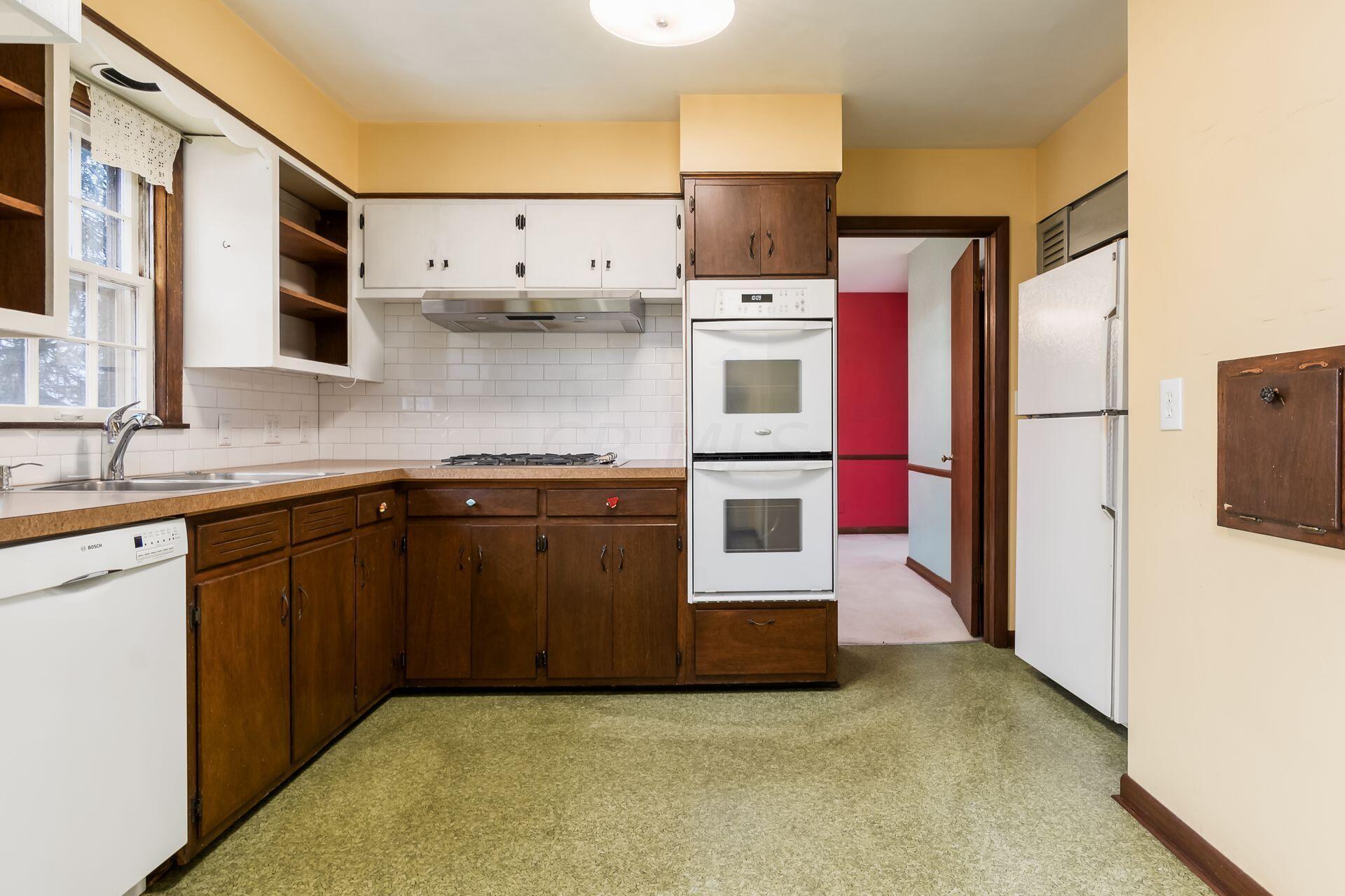 253 Croswell Road Columbus, OH 43214 - Photo 13 of 45 Kitchen