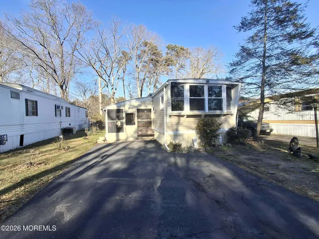 a view of a large white building