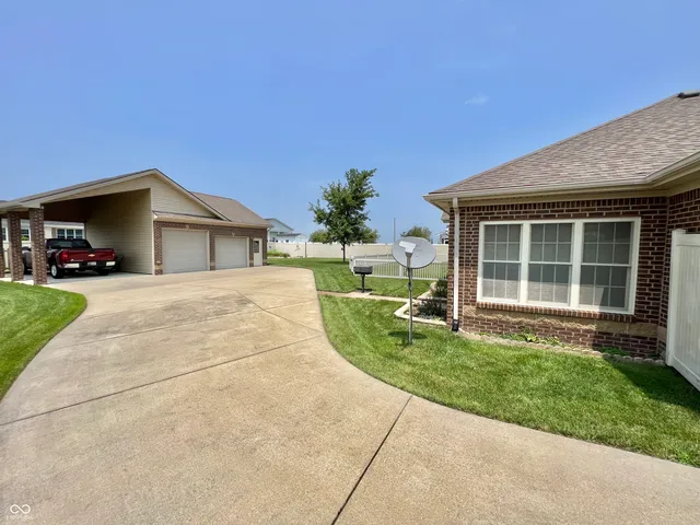 $379,000 | 1992 Austin James Lane, Seymour, IN 47274