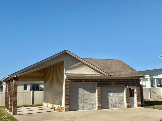 $379,000 | 1992 Austin James Lane, Seymour, IN 47274