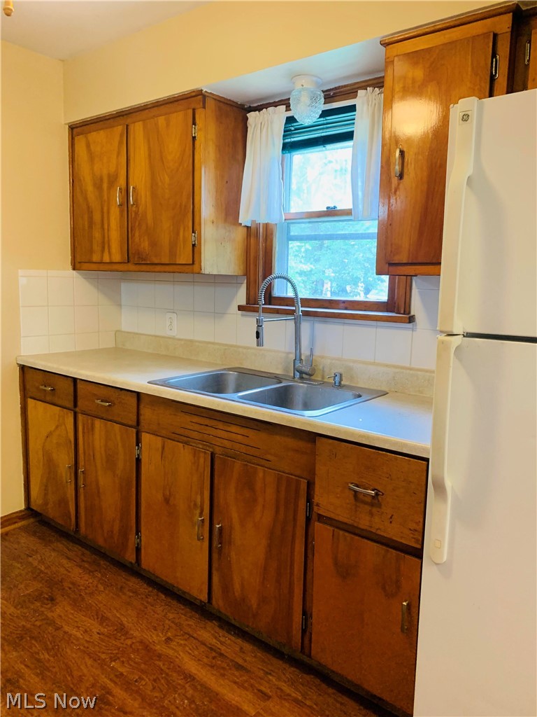 5930 Pearl Road Cleveland, OH 44130 - Photo 5 of 17