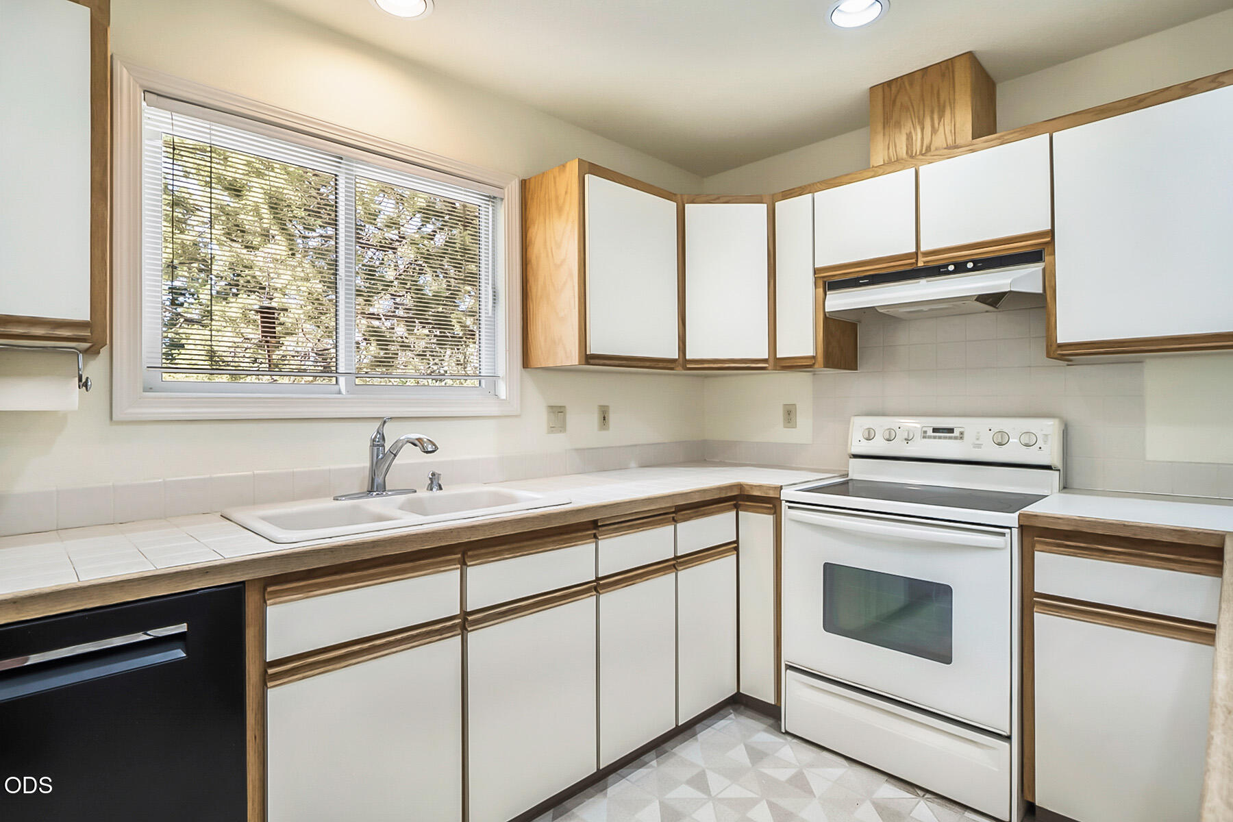 64507 McGrath Road Bend, OR 97701 - Photo 14 of 56