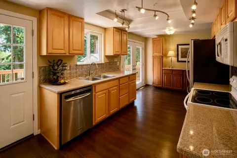 $992,000 | 11209 Northeast 112th Street, Kirkland, WA 98033