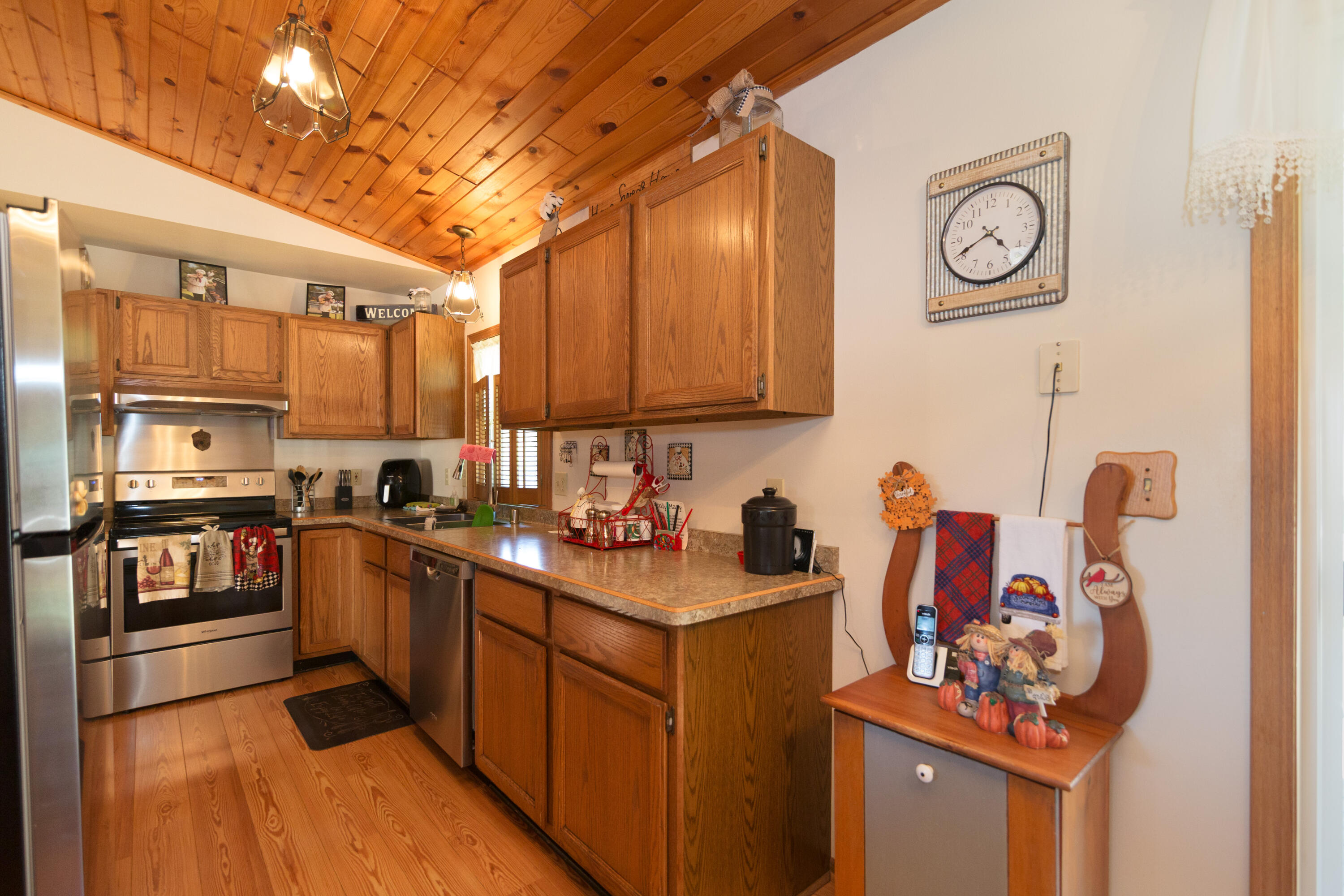 5616 Stonefield Road Slinger, WI 53086 - Photo 16 of 36 5616-stonefield-rd-slinger-118